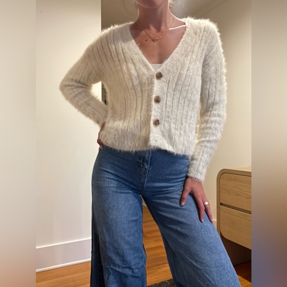 Misguided Fuzzy White Sweater - Picture 9 of 10